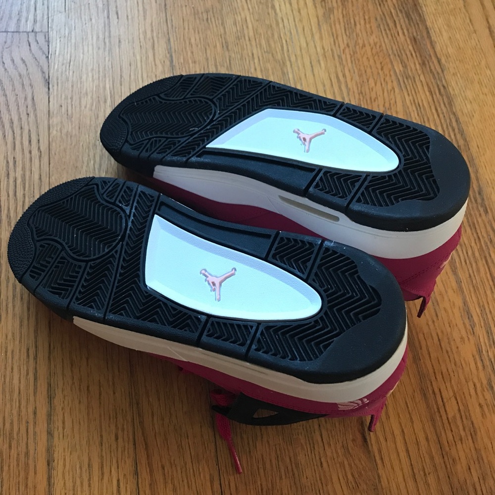 Jordan 4s - Picture 7 of 7